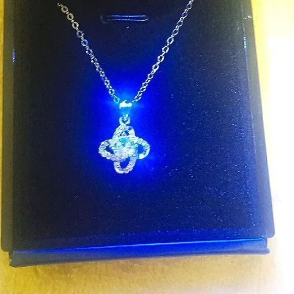925 Sterling Silver and star shaped moissanite pendant
